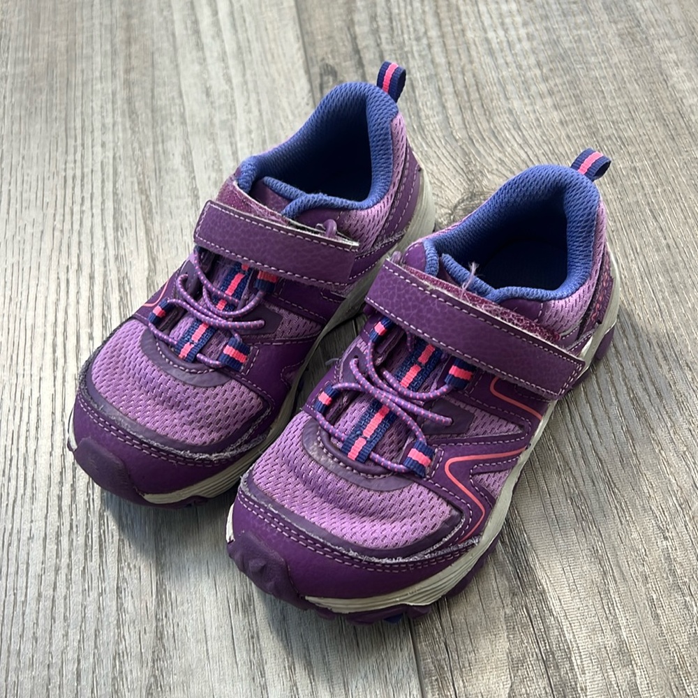 Nearly brand new sneakers